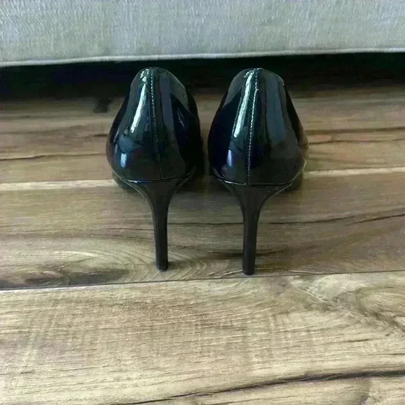 BCBGeneration Levonne Pump - Picture 3 of 15